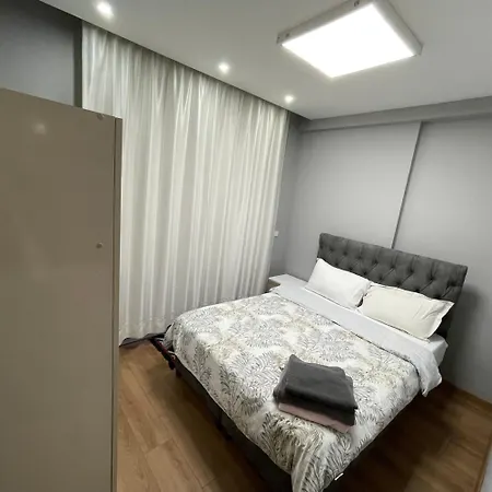 Modern Comfort Steps From Taksim Apartment *