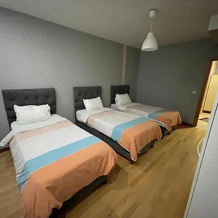 Modern Comfort Steps From Taksim Apartmán